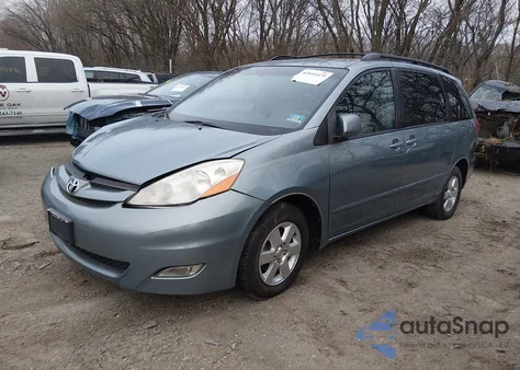 2008 Toyota Sienna Xle z USA, uszkodzony, nr VIN 5TDZK22C08S223152